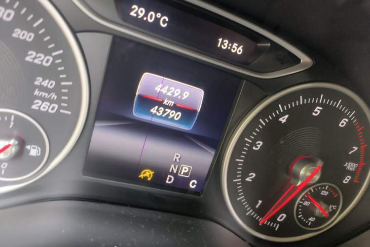 Used Mercedes-Benz B-Class 2015 B 200 Sport Edition Odometer Close Up