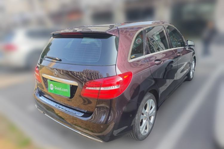 Used Mercedes-Benz B-Class 2015 B 200 Fashion Model Rear Right 45 Deg