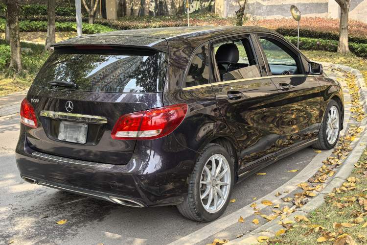 Used Mercedes-Benz B-Class 2015 B 200 Sport Edition Rear Right 45 Deg
