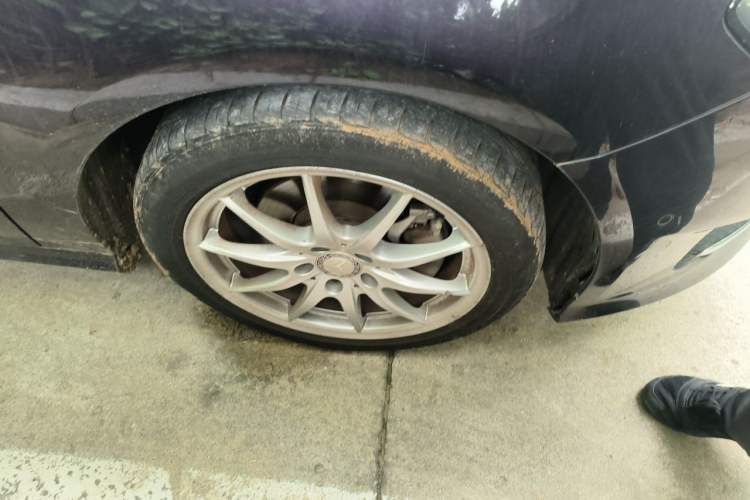 Used Mercedes-Benz B-Class 2015 B 200 Sport Edition Right Front Wheel Hub