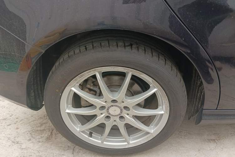 Used Mercedes-Benz B-Class 2015 B 200 Sport Edition Right Rear Wheel Hub