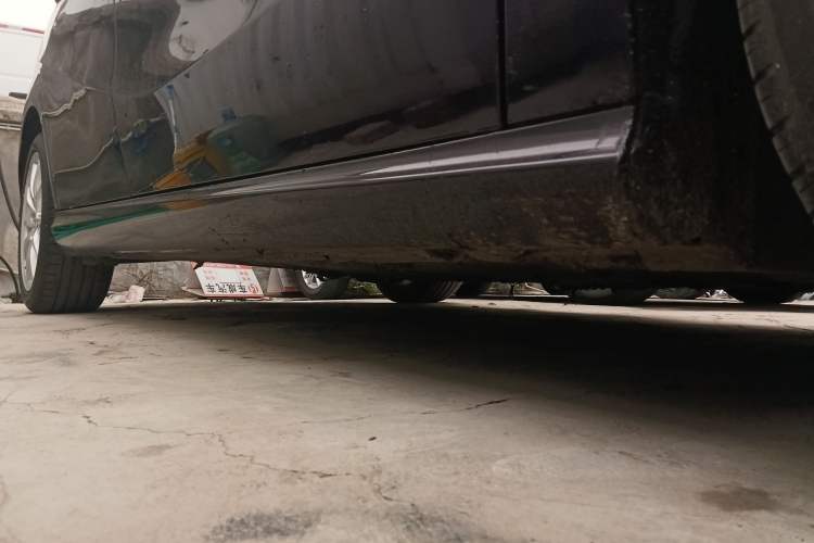 Used Mercedes-Benz B-Class 2015 B 200 Sport Edition Right Side Sill