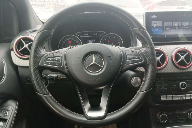 Used Mercedes-Benz B-Class 2015 B 200 Sport Edition Steering Wheel