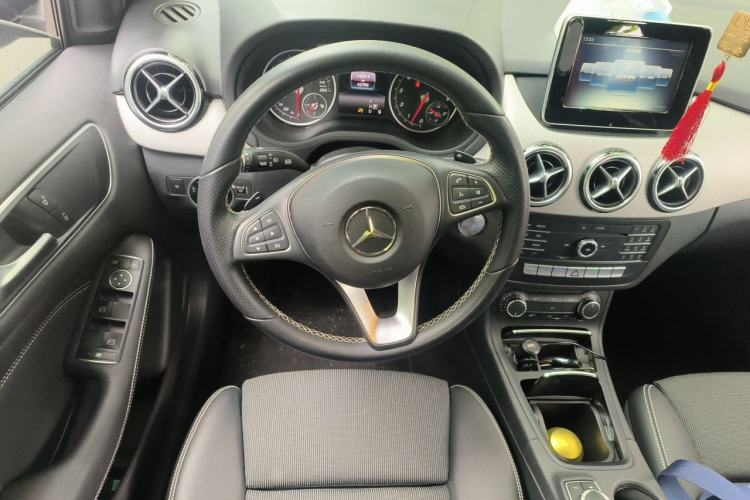 Used Mercedes-Benz B-Class 2015 B 200 Sport Edition Steering Wheel