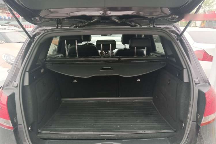 Used Mercedes-Benz B-Class 2015 B 200 Sport Edition Trunk