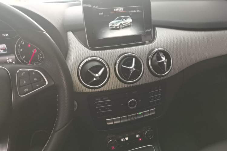 Used Mercedes-Benz B-Class 2015 B 200 Fashion Model Audio And AC Panel