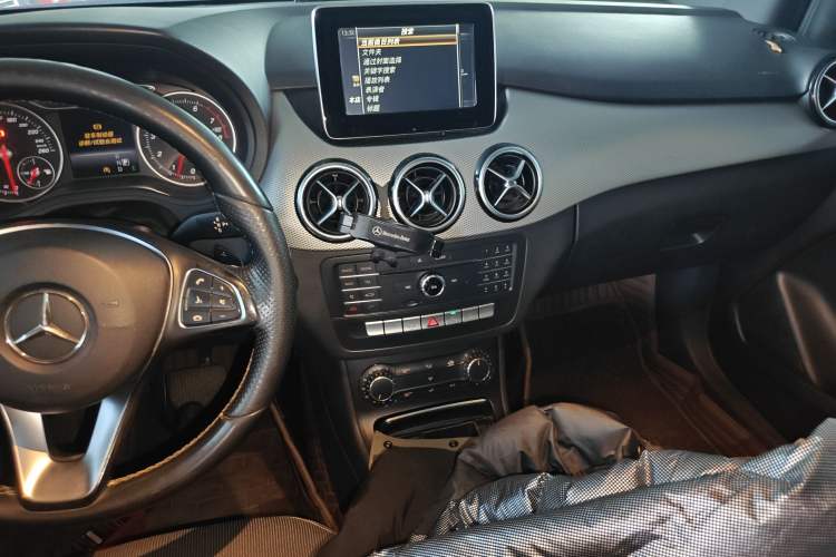 Used Mercedes-Benz B-Class 2015 B 200 Sport Edition Audio And AC Panel