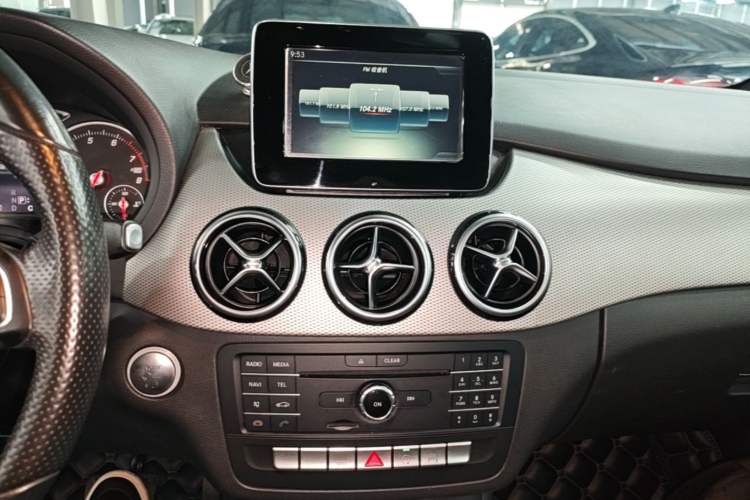 Used Mercedes-Benz B-Class 2015 B 200 Sport Edition Audio And AC Panel