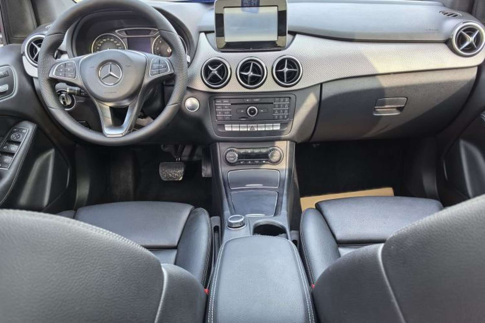 Used Mercedes-Benz B-Class 2015 B 200 Fashion Model Audio And AC Panel