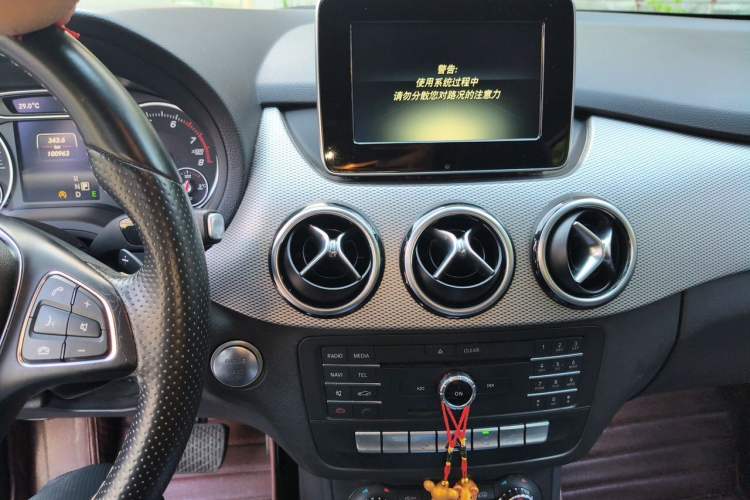 Used Mercedes-Benz B-Class 2015 B 200 Fashion Model Audio And AC Panel