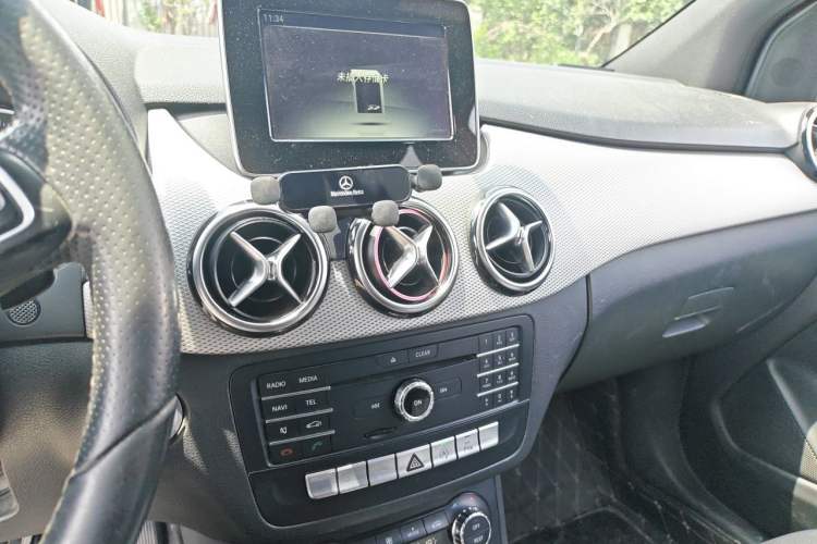 Used Mercedes-Benz B-Class 2015 B 200 Fashion Model Audio And AC Panel