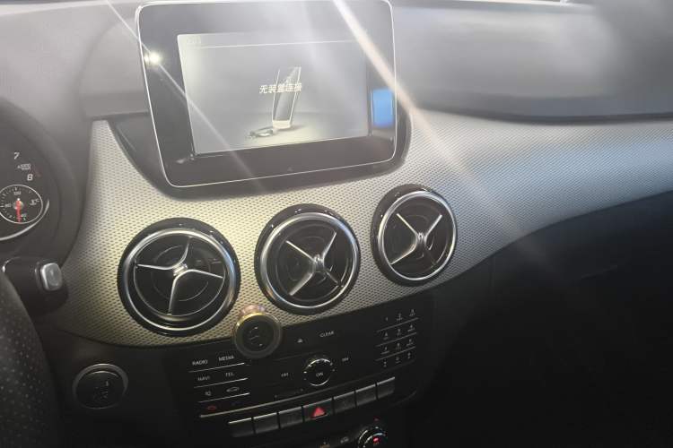 Used Mercedes-Benz B-Class 2015 B 200 Fashion Model Audio And AC Panel