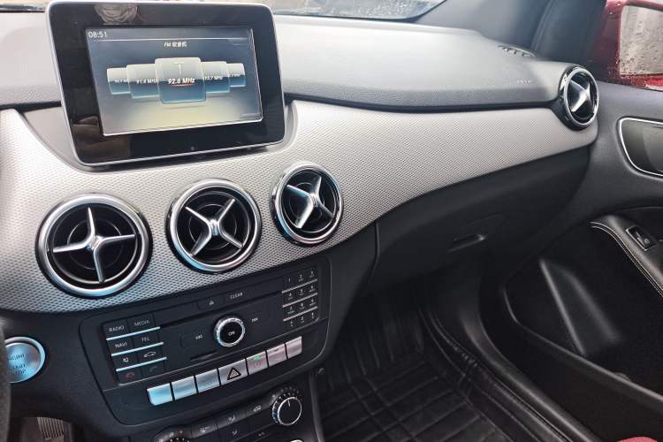 Used Mercedes-Benz B-Class 2015 B 200 Sport Edition Audio And AC Panel