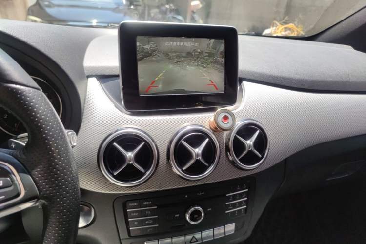 Used Mercedes-Benz B-Class 2015 B 200 Fashion Model Audio And AC Panel