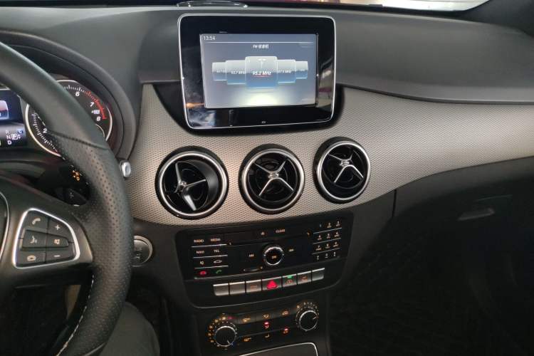 Used Mercedes-Benz B-Class 2015 B 200 Sport Edition Audio And AC Panel