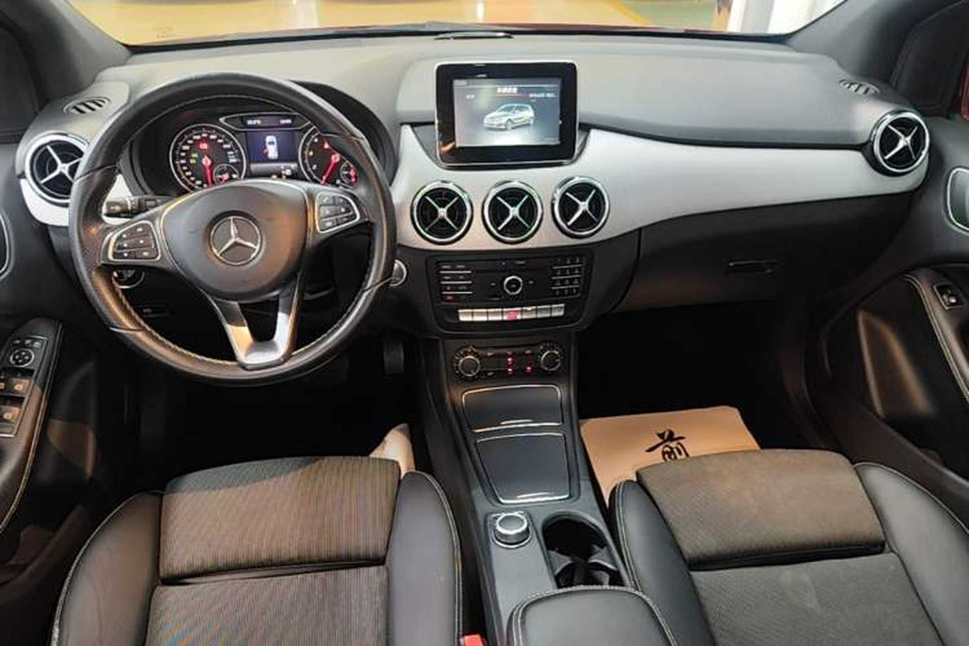Used Mercedes-Benz B-Class 2015 B 200 Sport Edition Audio And AC Panel