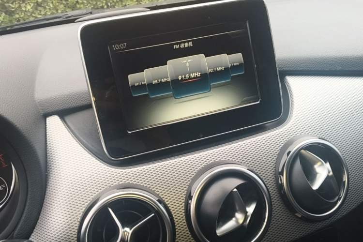Used Mercedes-Benz B-Class 2015 B 200 Sport Edition Audio And AC Panel