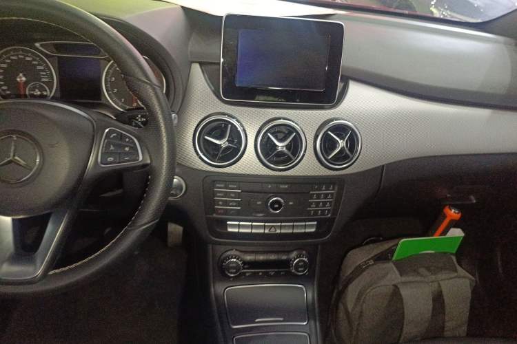 Used Mercedes-Benz B-Class 2015 B 200 Fashion Model Audio And AC Panel