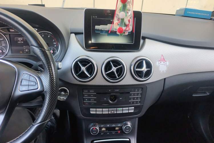 Used Mercedes-Benz B-Class 2015 B 200 Fashion Model Audio And AC Panel