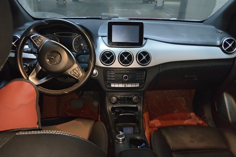 Used Mercedes-Benz B-Class 2015 B 200 Fashion Model Center Console