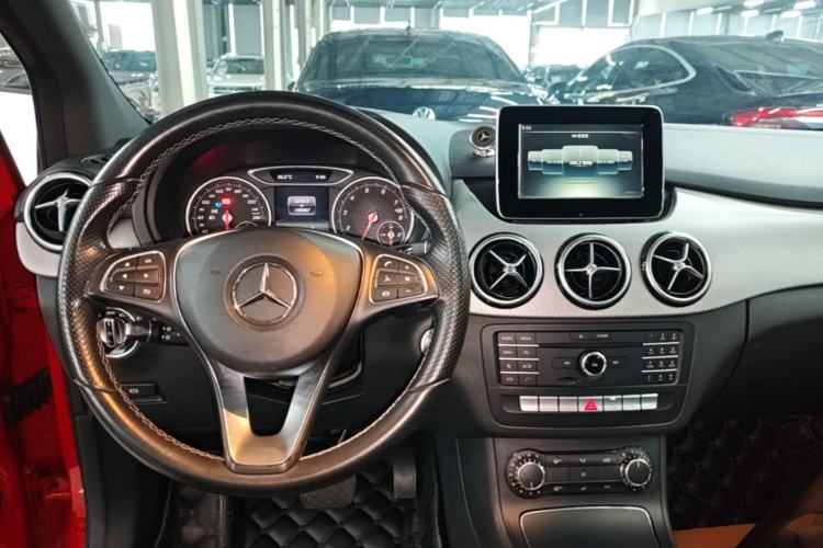 Used Mercedes-Benz B-Class 2015 B 200 Sport Edition Center Console