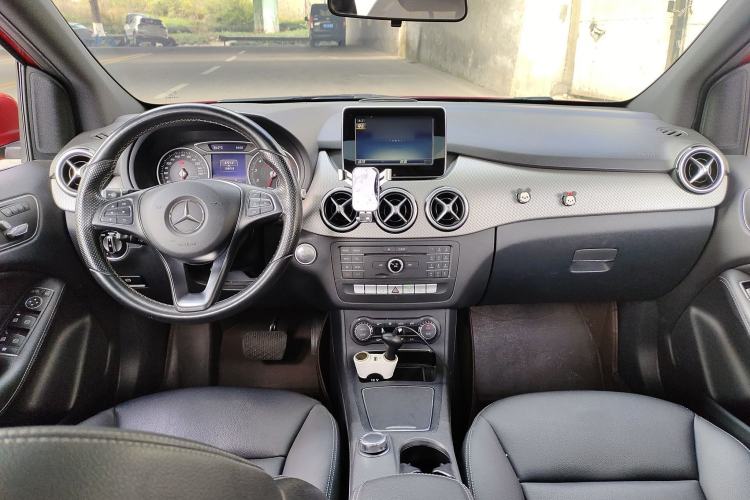 Used Mercedes-Benz B-Class 2015 B 200 Fashion Model Center Console