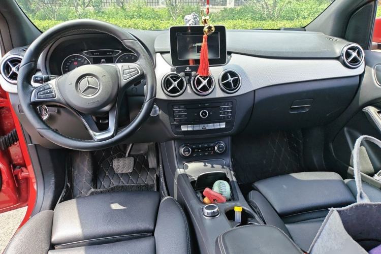 Used Mercedes-Benz B-Class 2015 B 200 Fashion Model Center Console