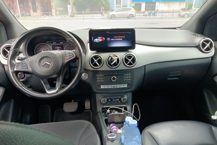 Used Mercedes-Benz B-Class 2015 B 200 Fashion Model Center Console