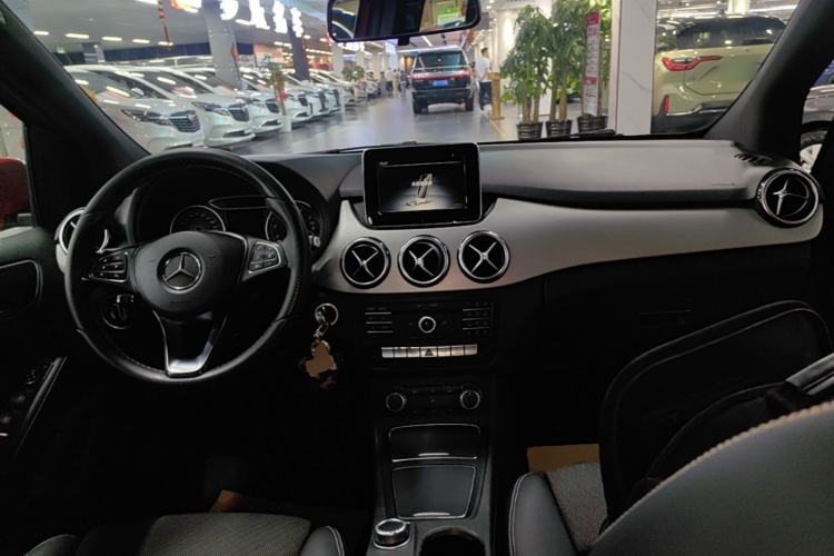 Used Mercedes-Benz B-Class 2015 B 200 Sport Edition Center Console