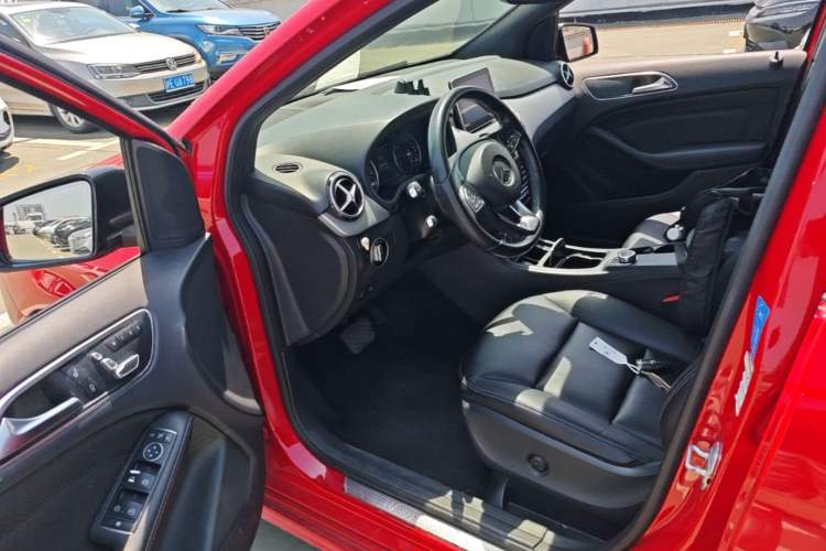 Used Mercedes-Benz B-Class 2015 B 200 Luxury Model Driver Seat