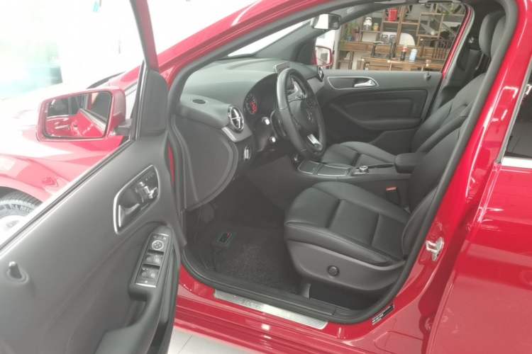 Used Mercedes-Benz B-Class 2015 B 200 Fashion Model Driver Seat