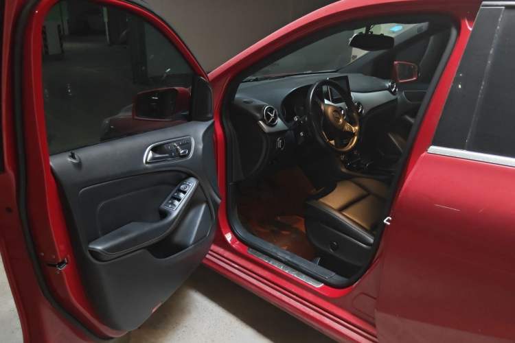 Used Mercedes-Benz B-Class 2015 B 200 Fashion Model Driver Seat