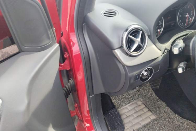 Used Mercedes-Benz B-Class 2015 B 200 Fashion Model Driver Seat