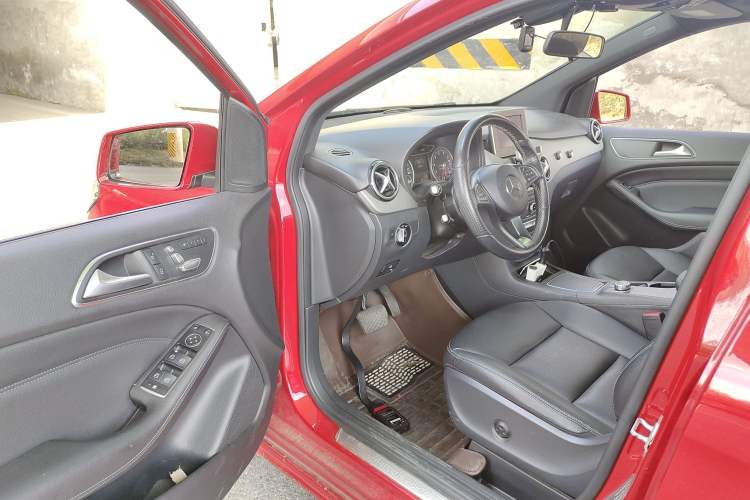 Used Mercedes-Benz B-Class 2015 B 200 Fashion Model Driver Seat