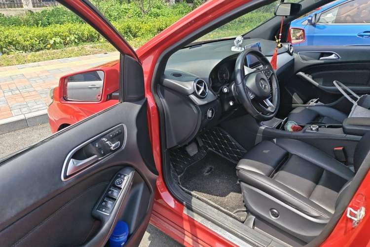 Used Mercedes-Benz B-Class 2015 B 200 Fashion Model Driver Seat