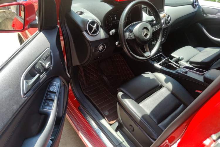 Used Mercedes-Benz B-Class 2015 B 200 Fashion Model Driver Seat