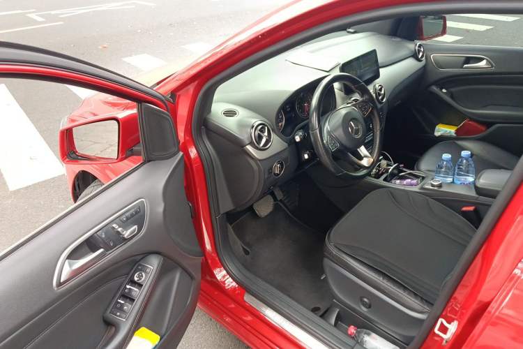 Used Mercedes-Benz B-Class 2015 B 200 Fashion Model Driver Seat