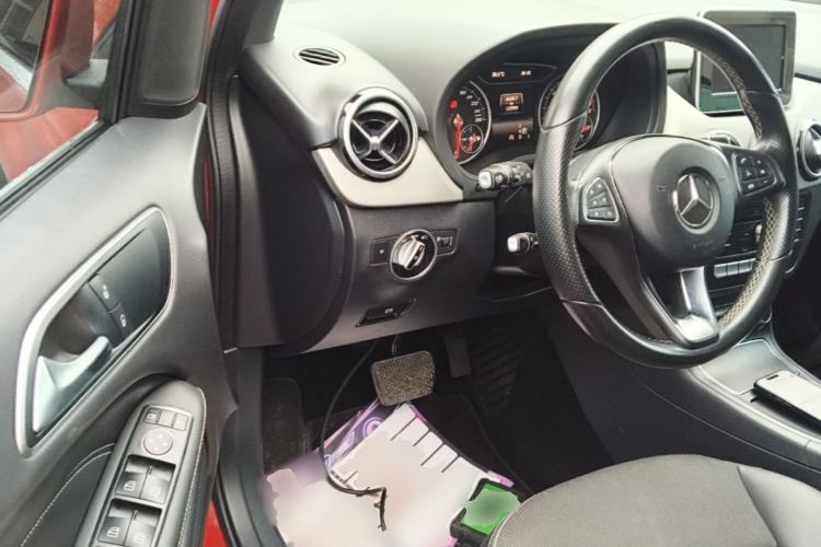Used Mercedes-Benz B-Class 2015 B 200 Sport Edition Driver Seat