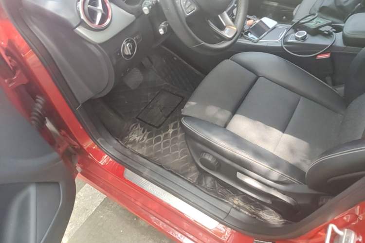 Used Mercedes-Benz B-Class 2015 B 200 Sport Edition Driver Seat