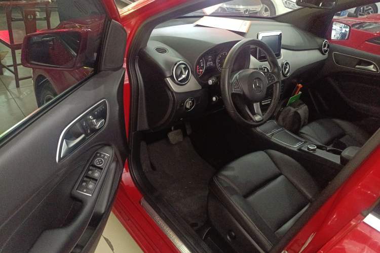 Used Mercedes-Benz B-Class 2015 B 200 Fashion Model Driver Seat