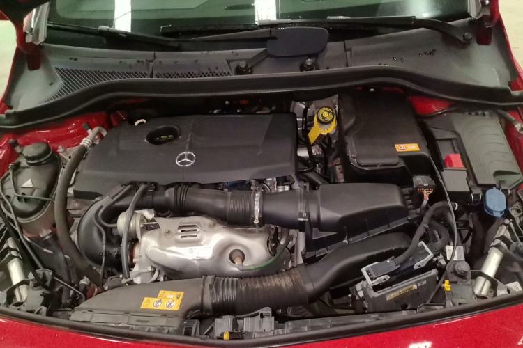 Used Mercedes-Benz B-Class 2015 B 200 Sport Edition Engine Bay