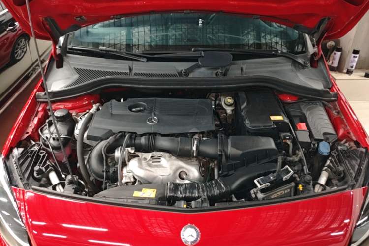 Used Mercedes-Benz B-Class 2015 B 200 Sport Edition Engine Bay