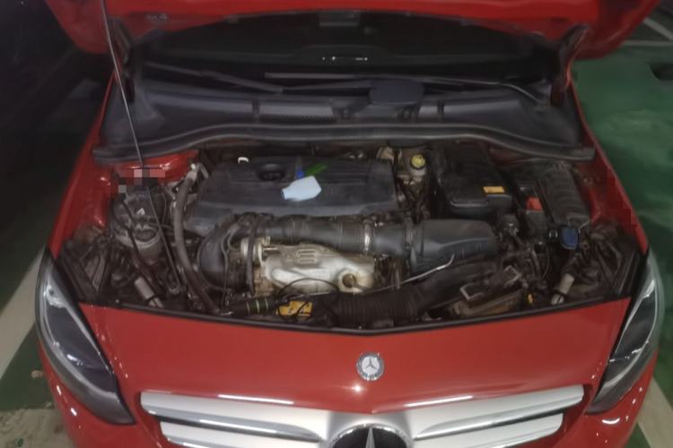 Used Mercedes-Benz B-Class 2015 B 200 Sport Edition Engine Bay