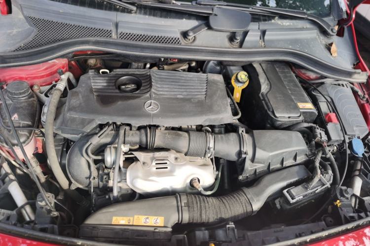 Used Mercedes-Benz B-Class 2015 B 200 Sport Edition Engine Bay