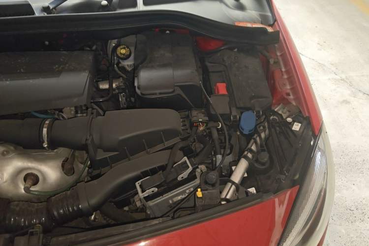 Used Mercedes-Benz B-Class 2015 B 200 Fashion Model Engine Bay Left