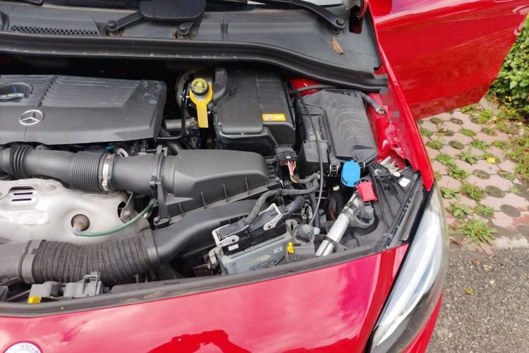 Used Mercedes-Benz B-Class 2015 B 200 Fashion Model Engine Bay Left