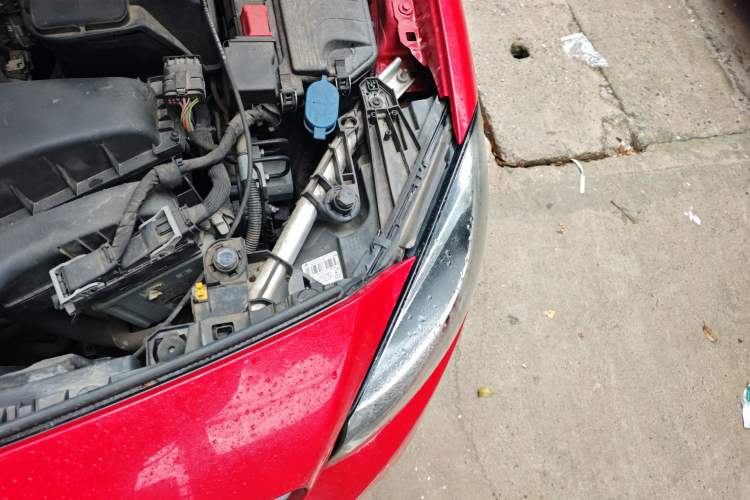 Used Mercedes-Benz B-Class 2015 B 200 Sport Edition Engine Bay Left