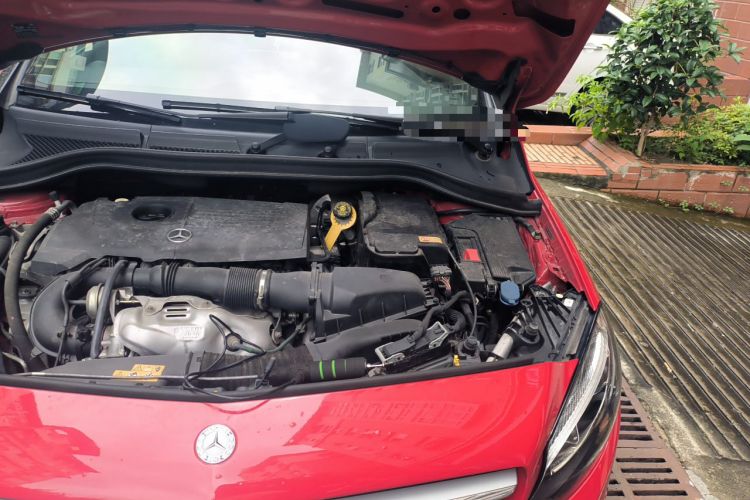 Used Mercedes-Benz B-Class 2015 B 200 Fashion Model Engine Bay Left