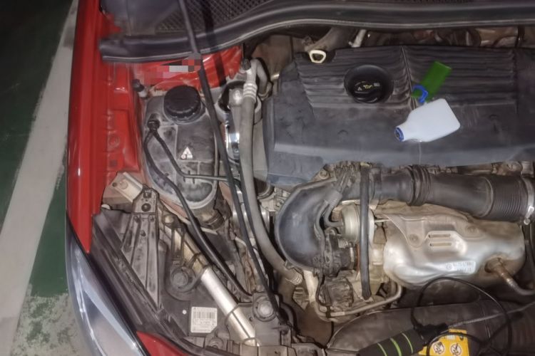 Used Mercedes-Benz B-Class 2015 B 200 Sport Edition Engine Bay Right