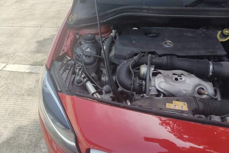 Used Mercedes-Benz B-Class 2015 B 200 Sport Edition Engine Bay Right